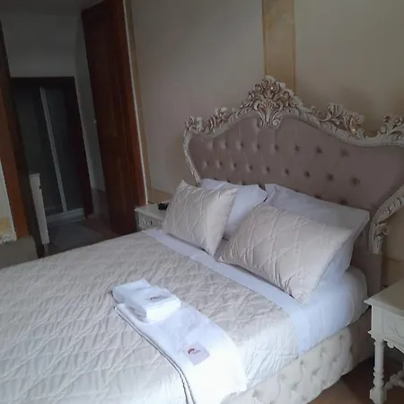 Pb4 House Hostal