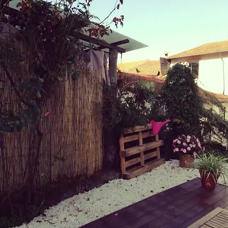 Pb4 House Hostal *