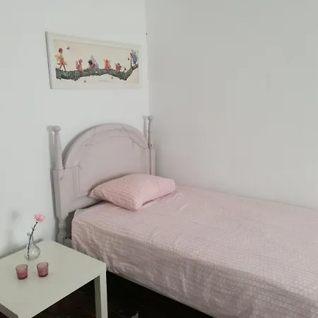 Pb4 House Hostal