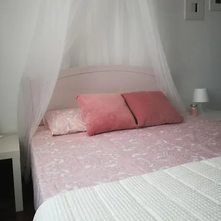 Hostal Pb4 House *